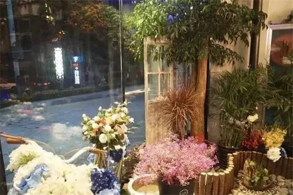 loka flower鹿咖花店加盟