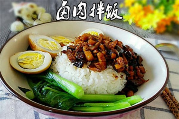 蔥頭小豬外婆鹵肉拌飯加盟優(yōu)勢(shì)