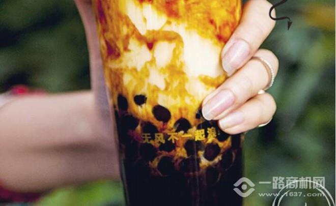 茶莫停牛乳茶加盟